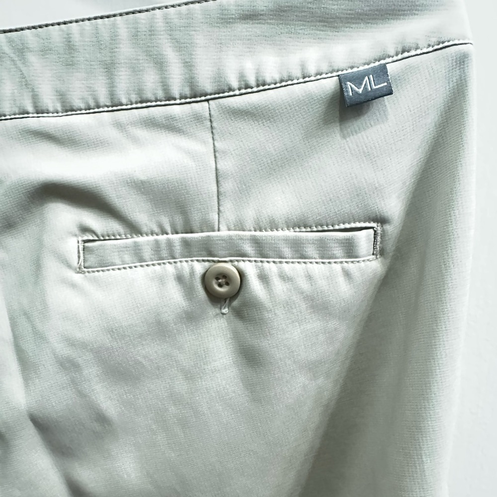 Maggie Lane Women's Flat Front
Tech Golf Pants Active Athletic
Beige Size 8 - Picture 4 of 9